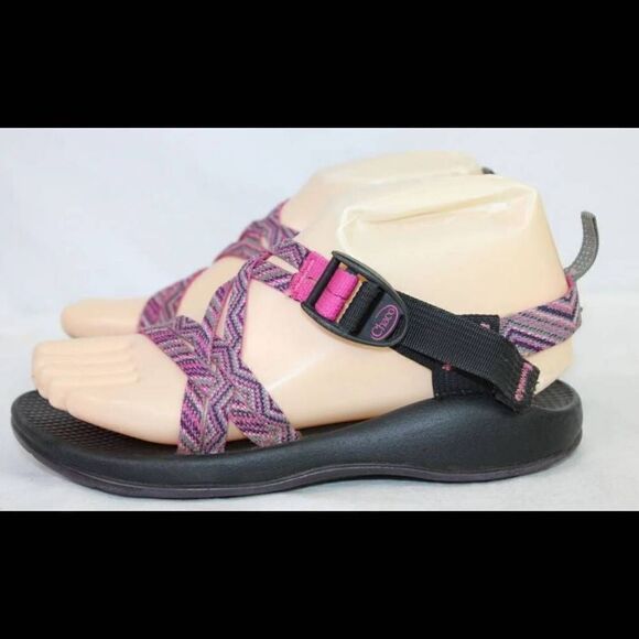 Chacos Pink/Gray Chevron ZX2 sandals size 4. - Picture 9 of 11